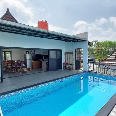 Pool Villa Saung Suluh Пурвокерто Екстериор снимка