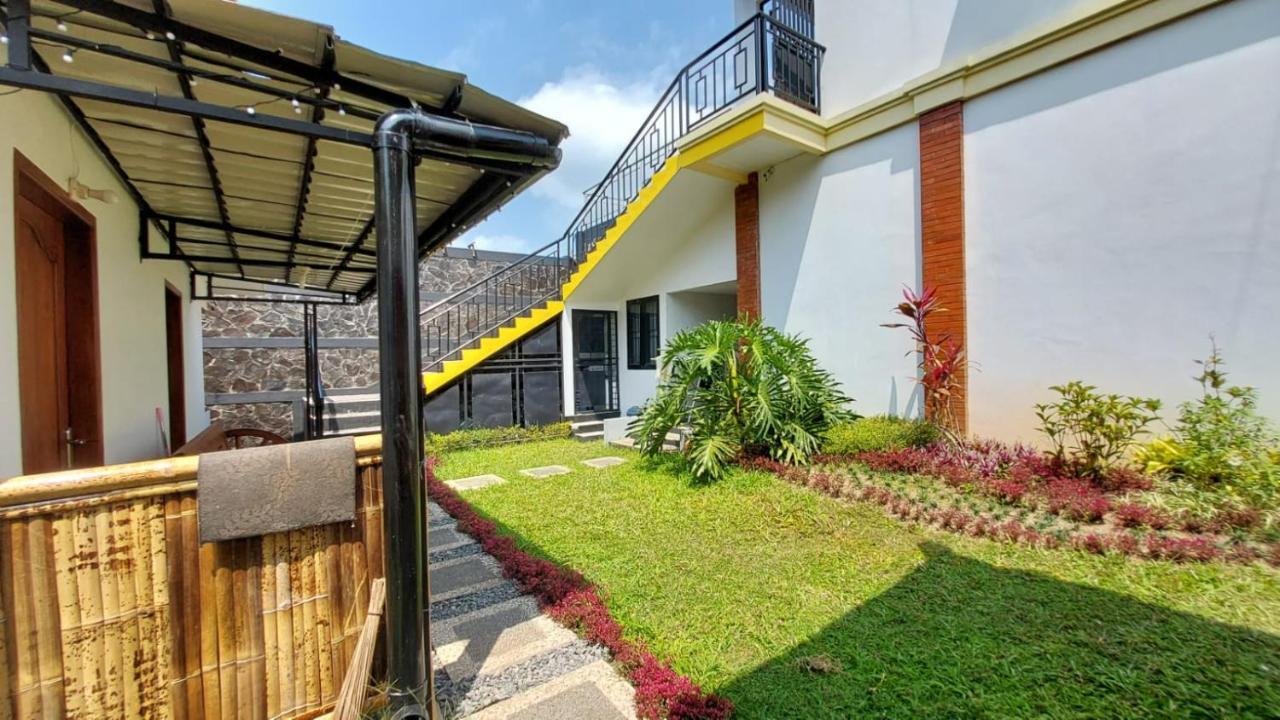 Pool Villa Saung Suluh Пурвокерто Екстериор снимка