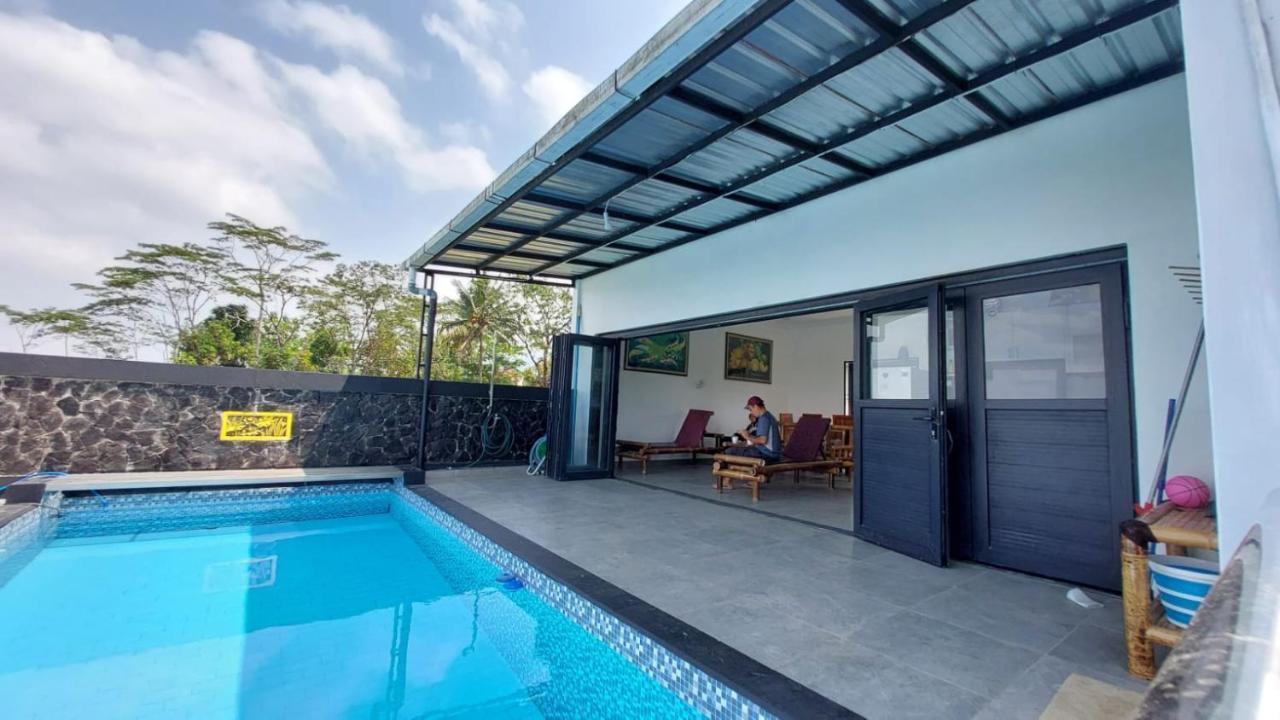 Pool Villa Saung Suluh Пурвокерто Екстериор снимка