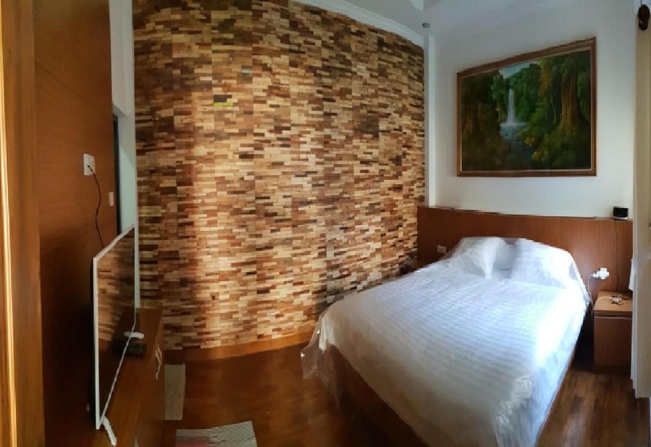Pool Villa Saung Suluh Пурвокерто Екстериор снимка